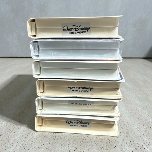 Disney VHS Collection of 6 Videos - Picture 2 of 6